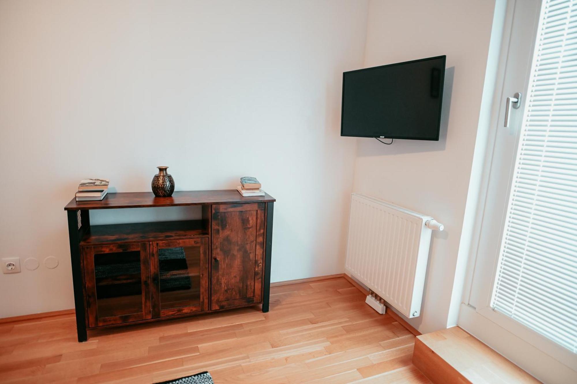 Cosy 107 Viena